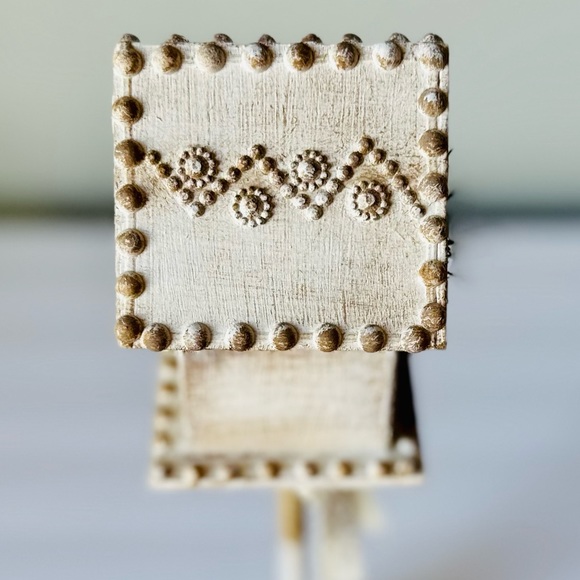 Distressed Handmade Spring Birdhouse - Picture 5 of 6